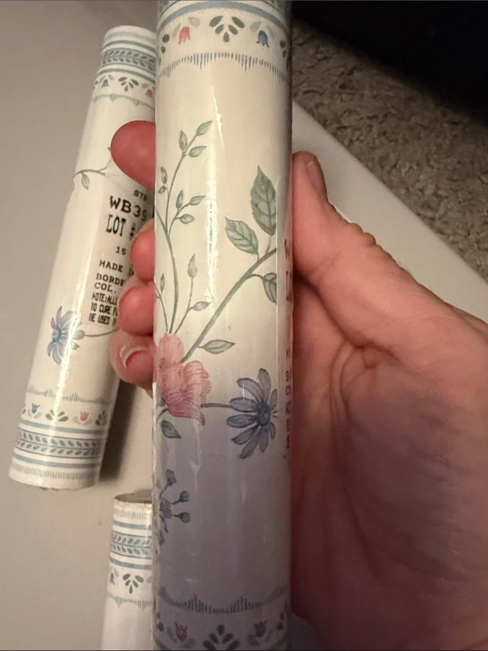 80’s/90s. VINTAGE Floral Prepasted Strippable Wallpaper border! 3 NEW Rolls!